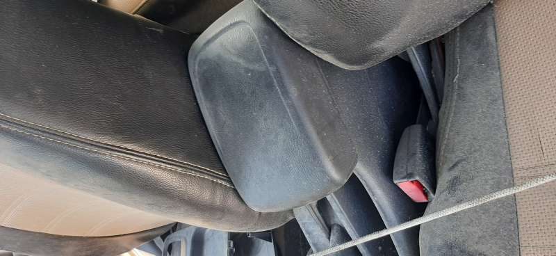 NİSSAN NAVARA 2.5 TDI ÇIKMA YEDEK ORTA KONSOL_260